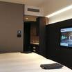 テレビは大型です。