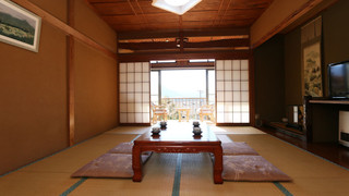 和室 4人部屋 共用バスルーム