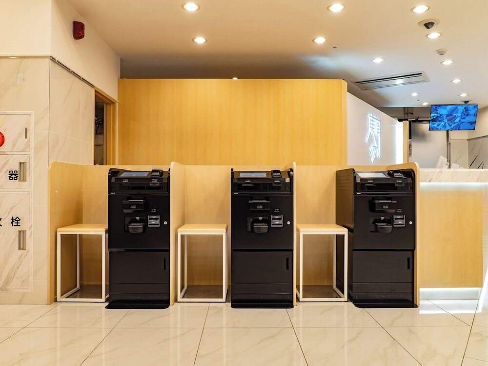 チェックイン / チェックアウト キオスク