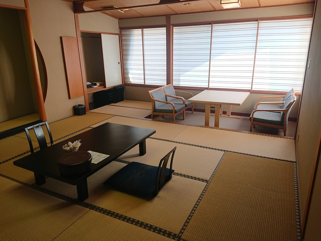 癒し空間、回遊式大庭園風呂を満喫4022857