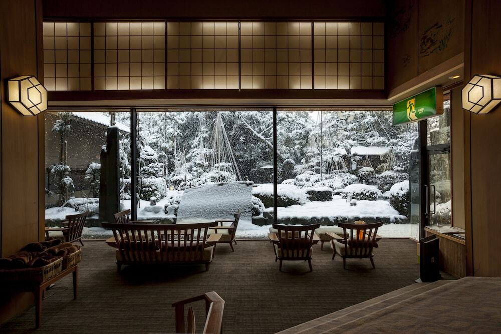 ロビーラウンジ