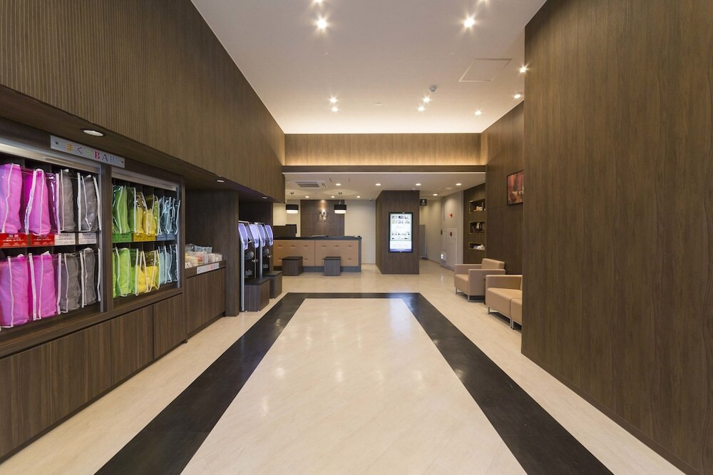 名古屋駅の地下街「エスカ」からすぐ、生活しやすいホテル3403597