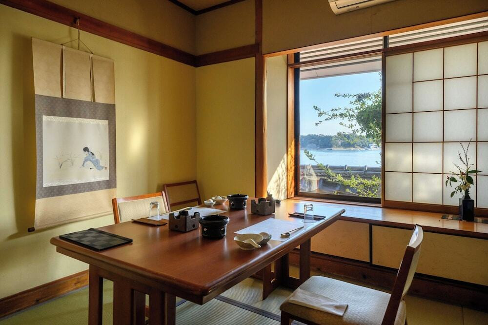 レストラン