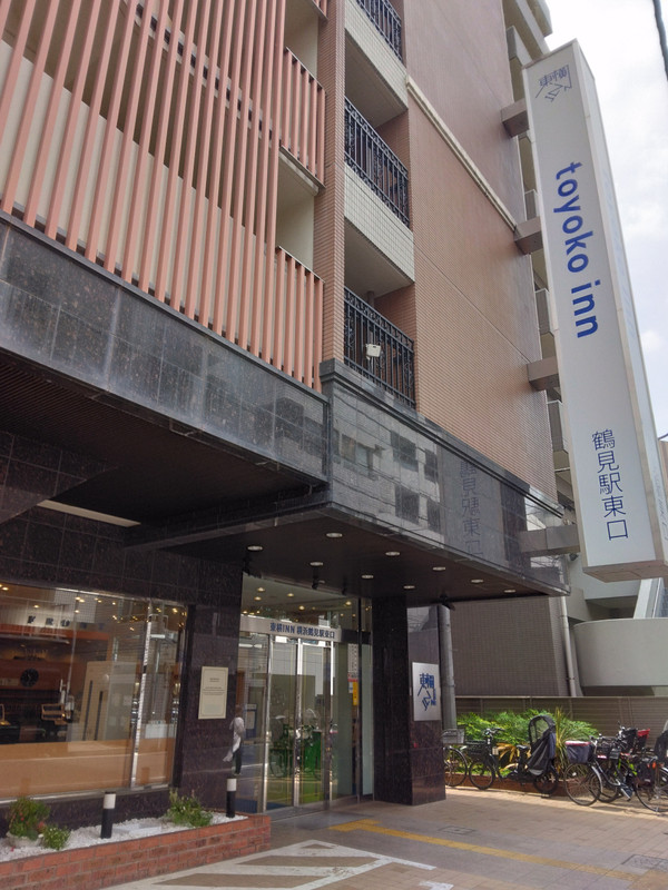 京急、ＪＲ双方の鶴見駅から近かったです。