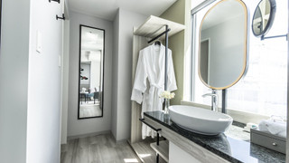 デラックス ルーム キングベッド 1 台 (Yu Standard Floor)