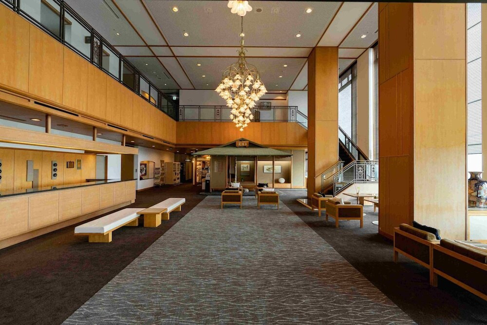 2. 伊豆大島の正面！観光も楽しめるロケーションの「熱川館」4241257