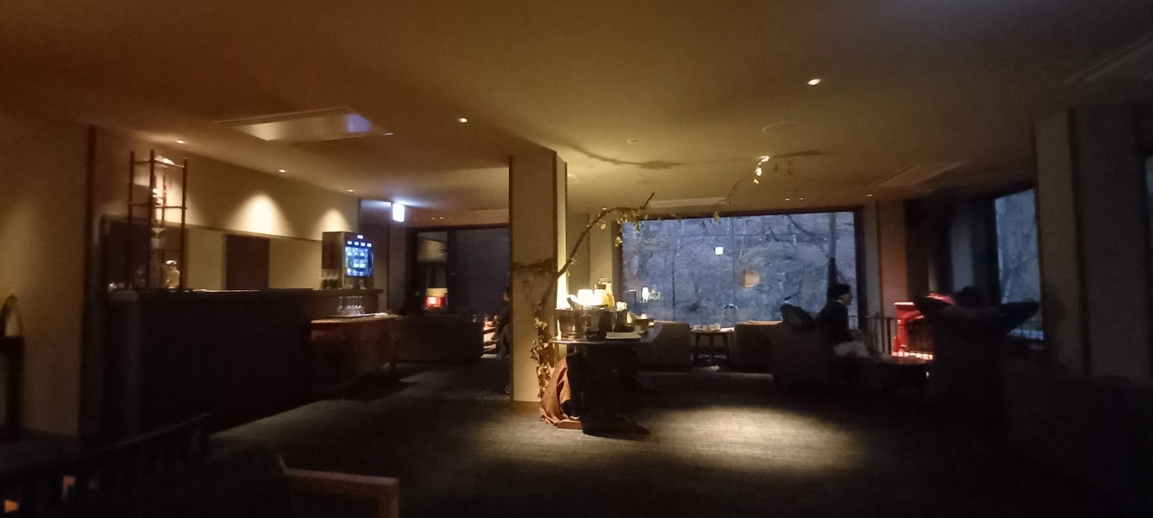 ラウンジはドリンクフリー