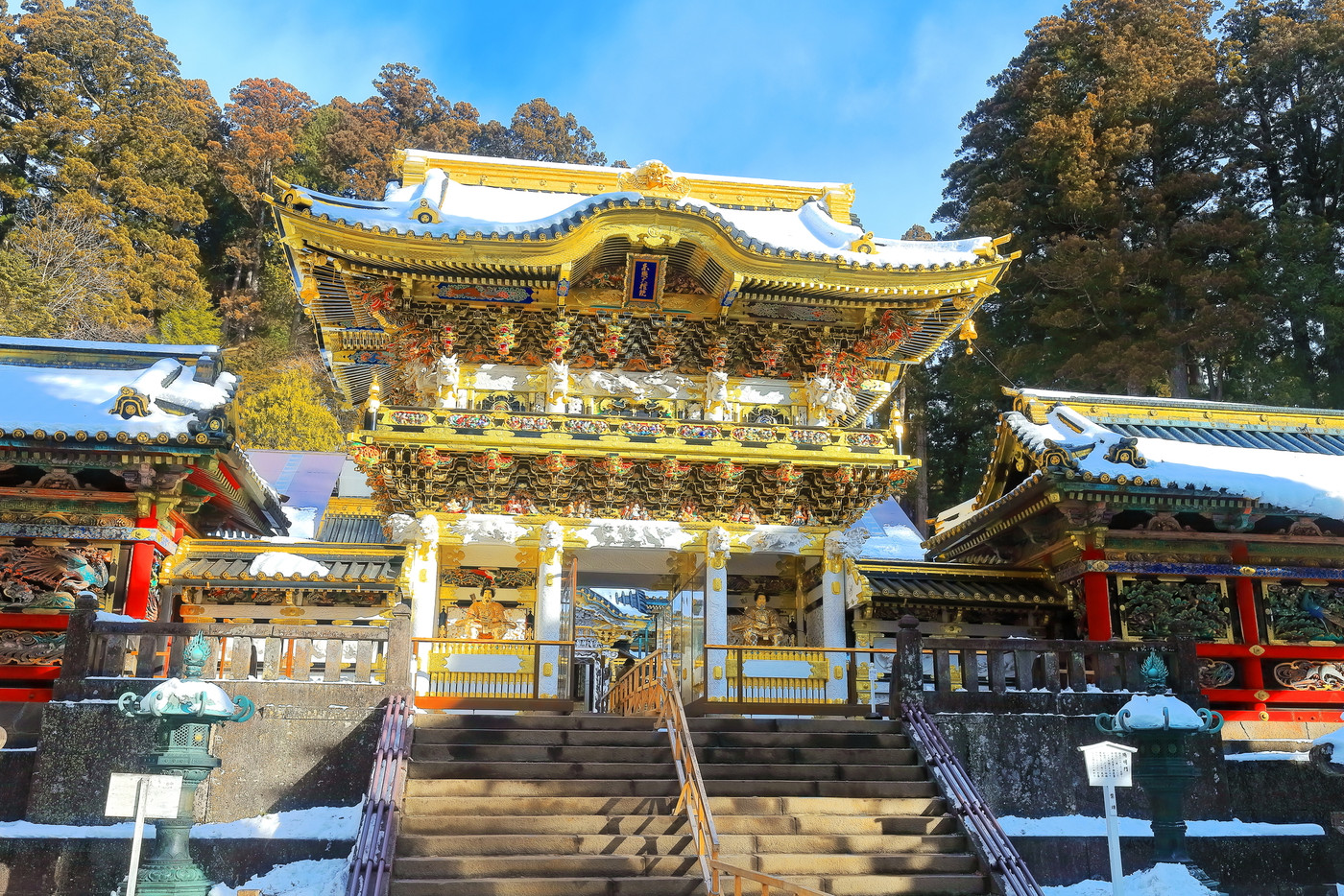 【栃木県】晴天下の陽明門（日光東照宮）