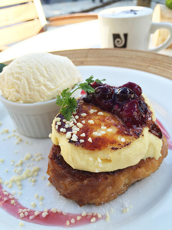 「LONCAFE 江ノ島本店」料理 872795 「濃厚クリームブリュレ」フレンチトースト