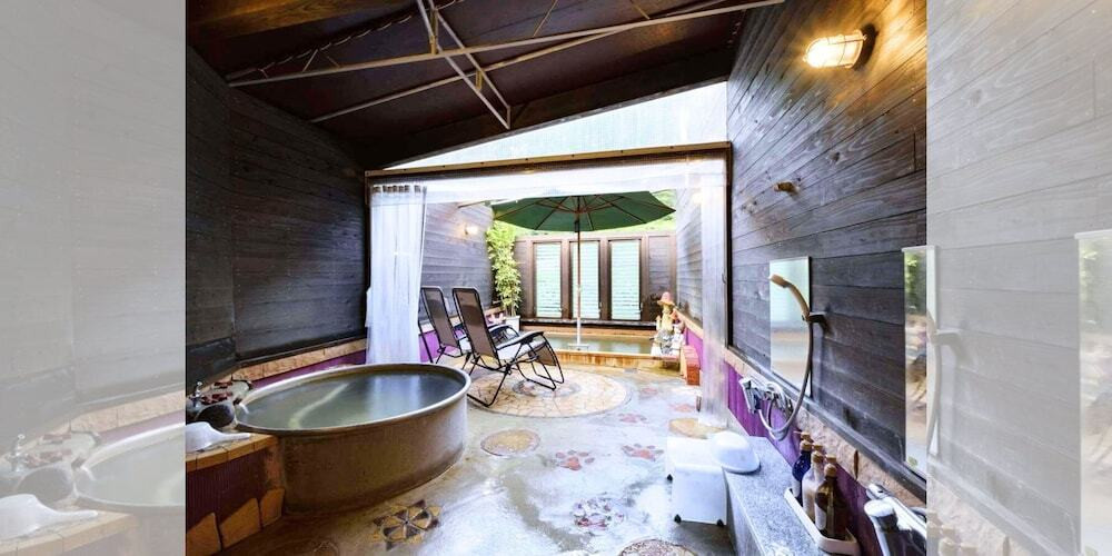 プライベート空間で源泉かけ流しの湯を満喫4249261