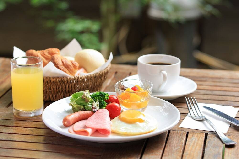 朝食
