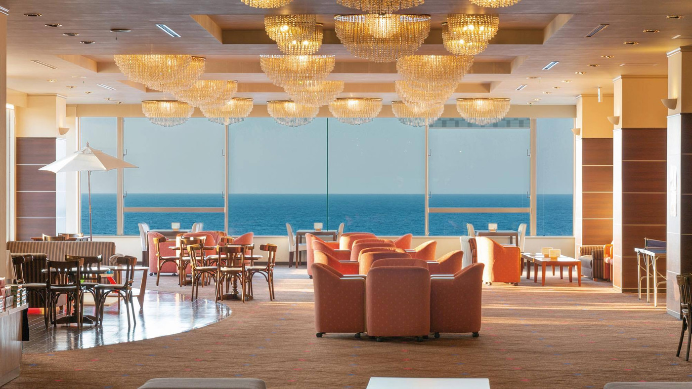 佐渡島を望む大浴場でゆったり♡オーシャンビューの大浴場が人気の宿4232609