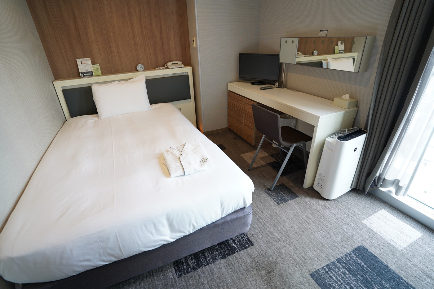 部屋によっては夜景も楽しめる♪コスパと利便性に優れた宿3550552