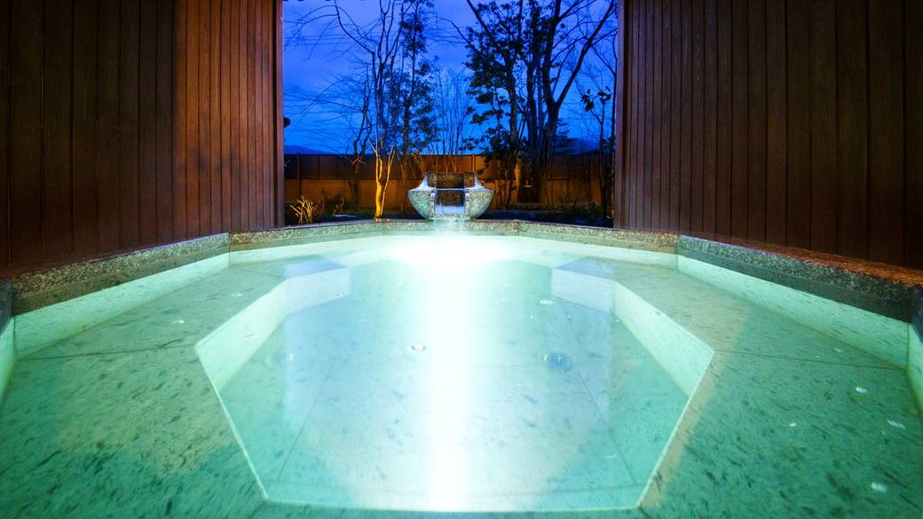 本館貸切露天風呂　事前予約制 / 2