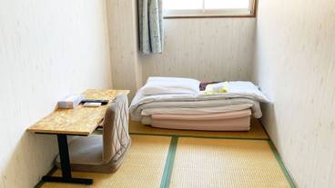 客室 / 27