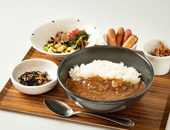 こだわりのお米と特製カレーでパワーチャージ3353876