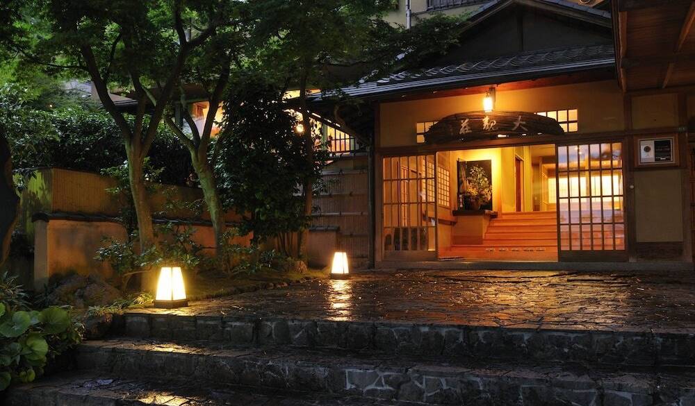 一瞬で魅入ってしまう
美しい庭園や日本建築 / 1