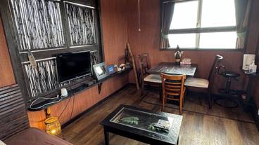 客室内のダイニングエリア / 9