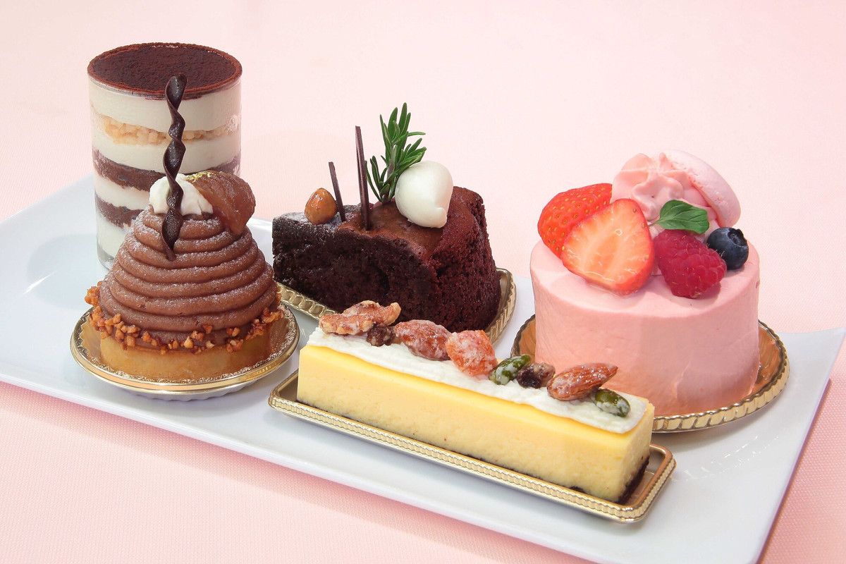 人気の舞浜プリンやケーキも販売