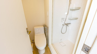 ベーシック ダブルルーム ダブルベッド 1 台 (チェックインは22時30分まで) 禁煙