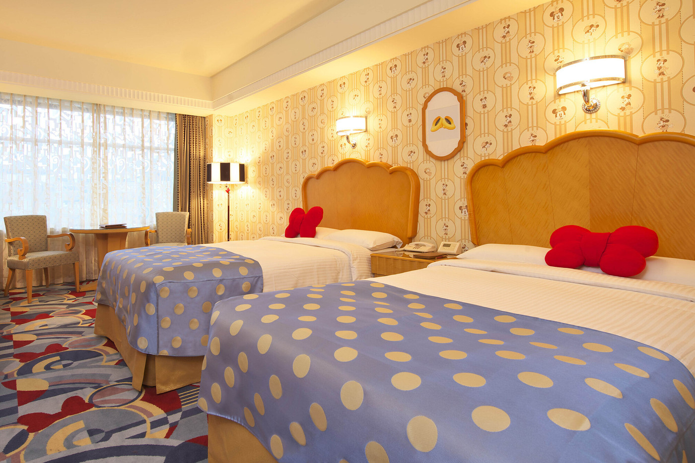 レストランでミッキーと記念撮影！キャラクタールームも魅力3354093