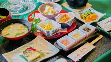 食事・飲み物 / 7