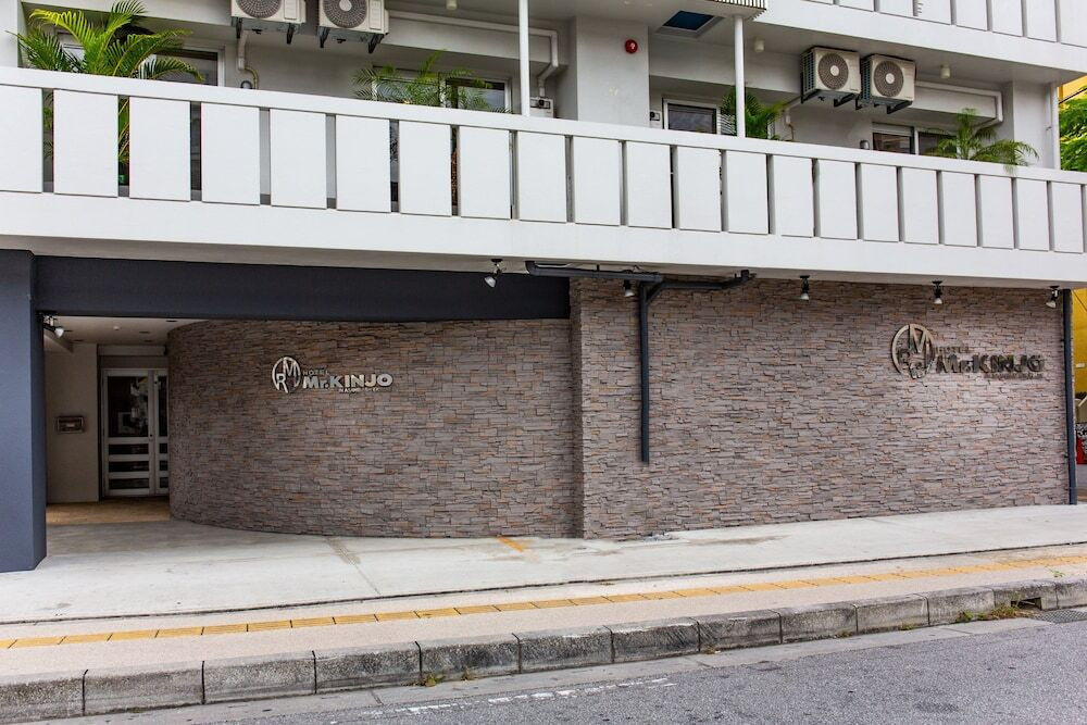 施設の正面