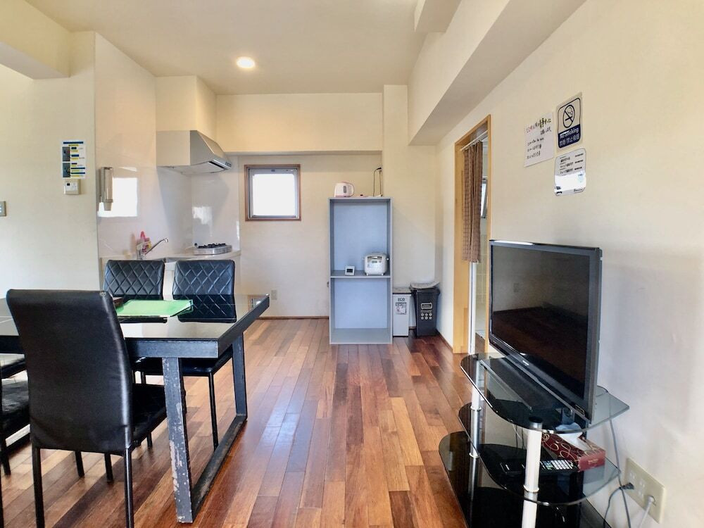 客室内のダイニングエリア