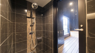 エコノミー ツインルーム ベッド (複数台) 専用バスルーム