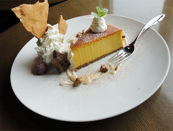 「Cafe　ある」料理 1004019 本日のｹｰｷｾｯﾄ(900円)かぼちゃのﾁｰｽﾞｹｰｷ
