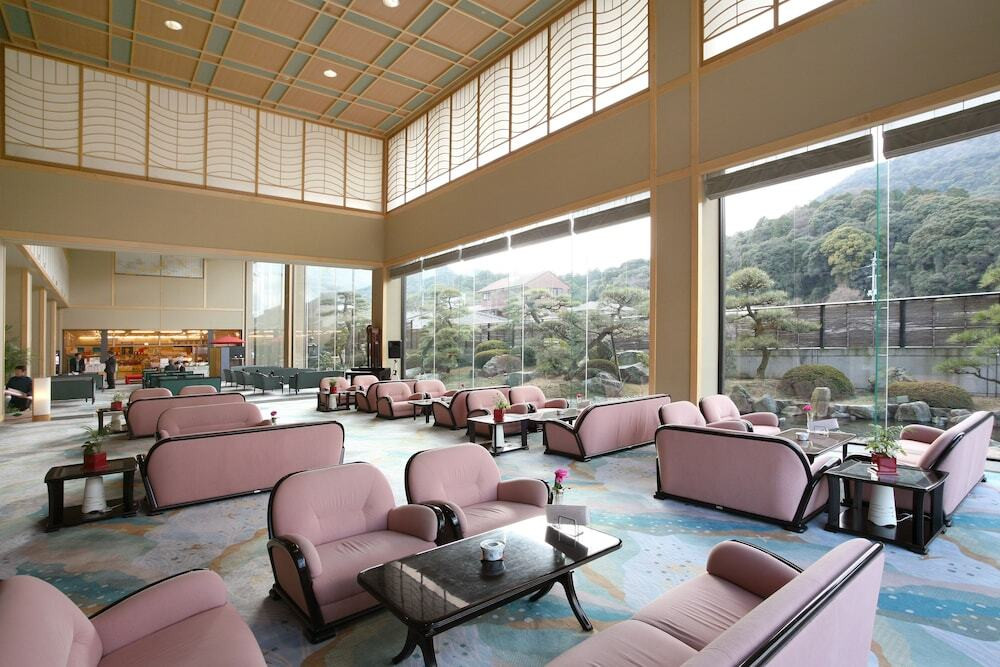 ロビーラウンジ