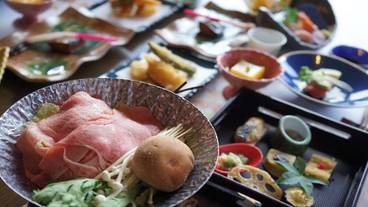 旅館のお食事処 / 25