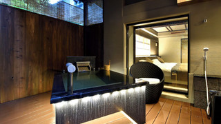 温泉露天風呂＆ウッドデッキ付 44平米 (山のテラス･ベッド) 禁煙