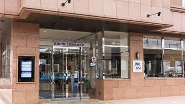 施設の入り口 / 4