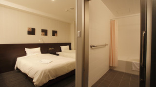 ユニバーサルツインルーム　禁煙　24平米