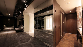 [禁煙] ミラーセミスイート クイーンベッド 1 台