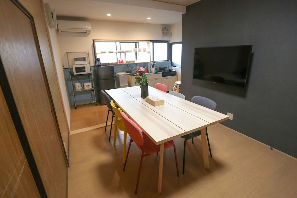 客室内のダイニングエリア