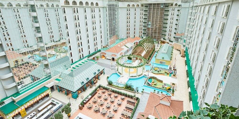 アトリウムロビー全景 / 1