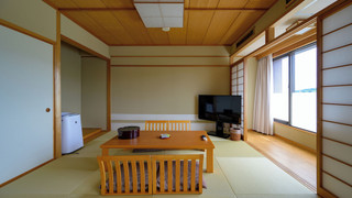 ツイン ルーム & 和室（畳）禁煙 56㎡