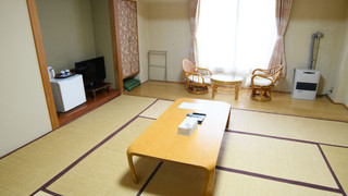 ベーシック 4 人部屋 (電子タバコのみ可)