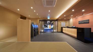 内部エントランス / 2