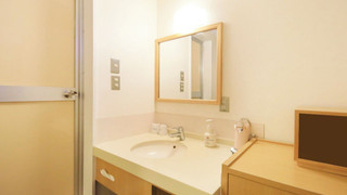 和洋室 ダブルベッド1台 [河口湖側]