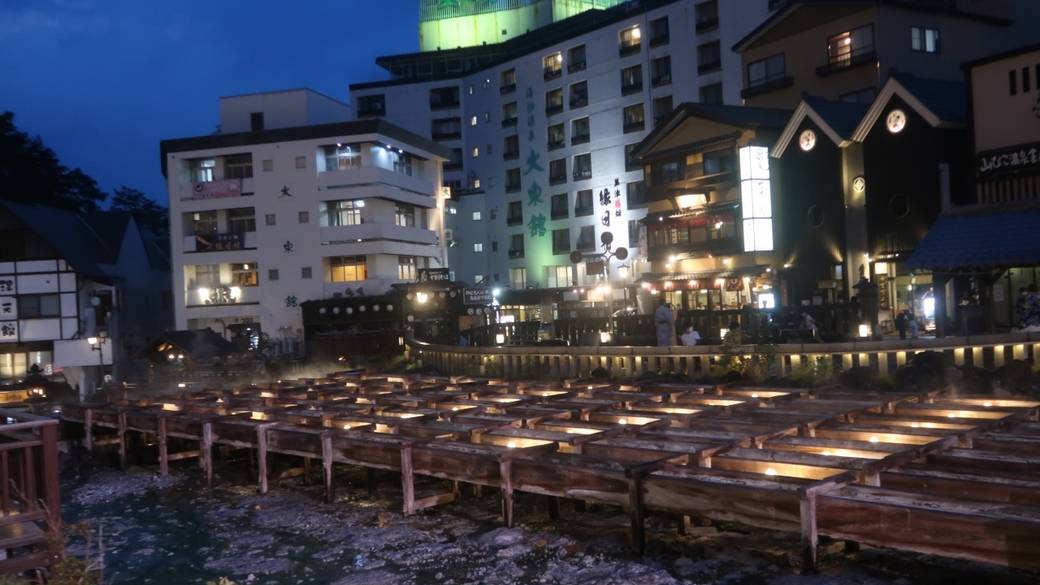 草津のシンボル
「湯畑」観光へ / 1