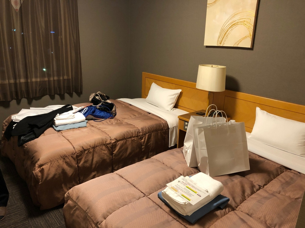 クローゼットは扉付きと壁掛けの二カ所があり便利でした。