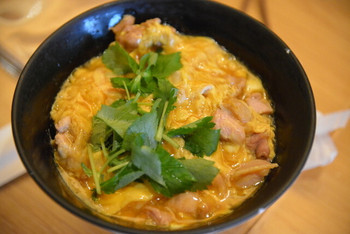 「かしわ屋源次郎 博多シティ」料理 1060852 親子丼、元祖味