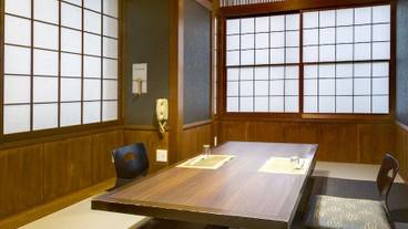 旅館のお食事処 / 24