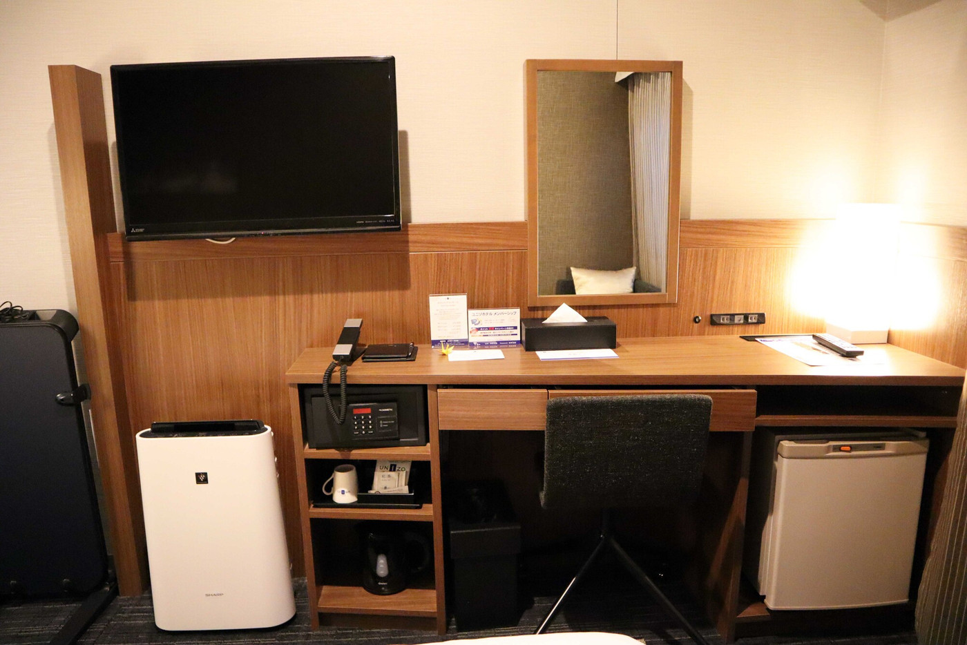 設備がいっぱい!機能性抜群のデスクまわり1997963