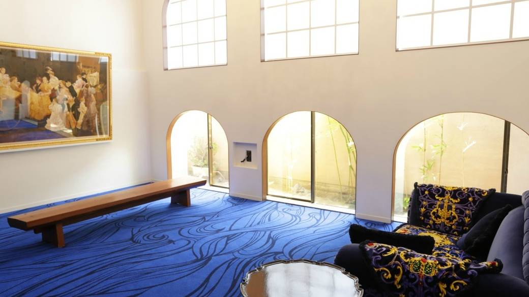 宿のラウンジ / 1