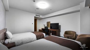 客室 / 12