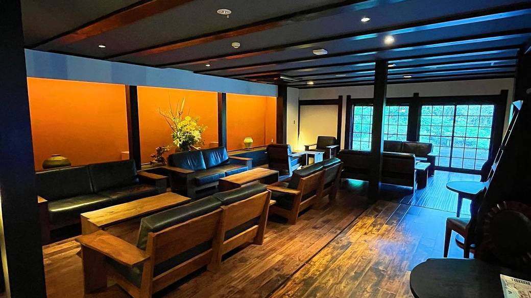 ロビーラウンジ / 3